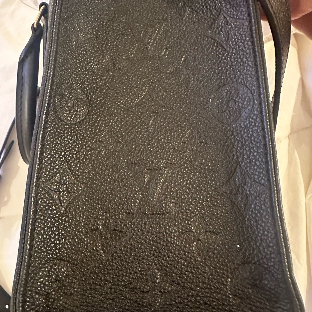 Authentic Louis Vuitton Monogram Empreinte onyx bag.  Gently used for one month🩷 - Picture 11 of 16